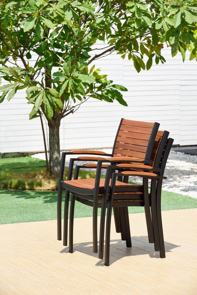 FLAMINGO - Stackable chair