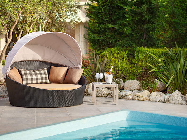 Garden sunbed mit canopy