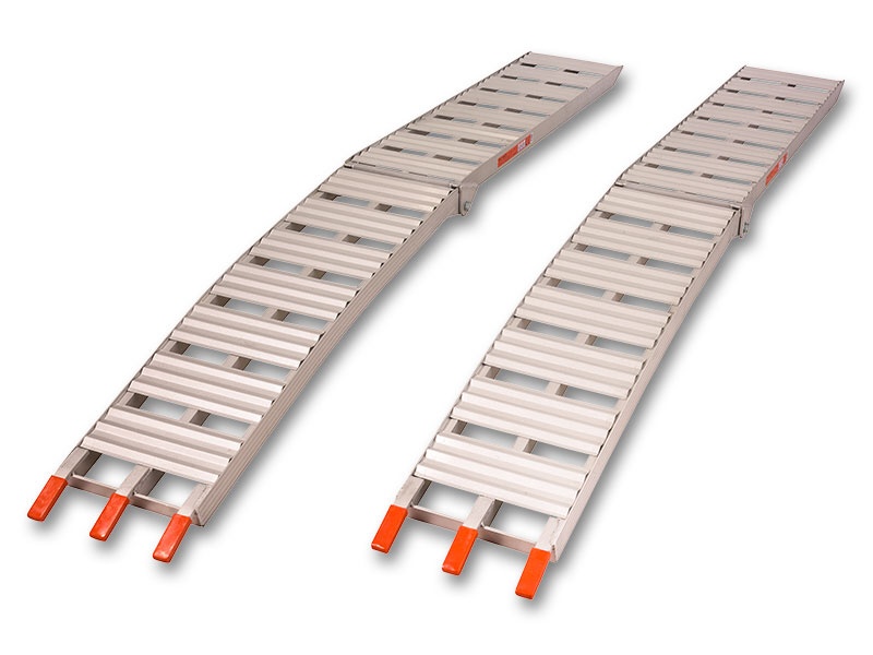 Access ramps for tractors