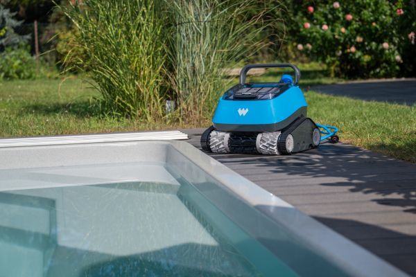 AZURO WARRIOR 2 - filter water volume 14m3/h; cleaning cycle 2hours, cleans bottom&wall