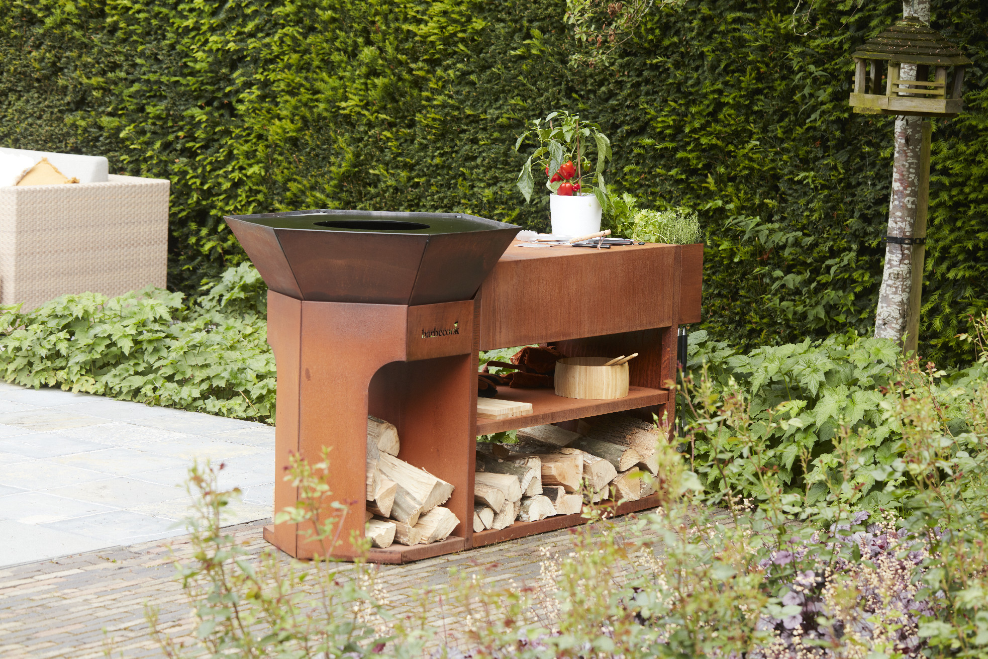 Barbecook Nestor Island made of corten steel