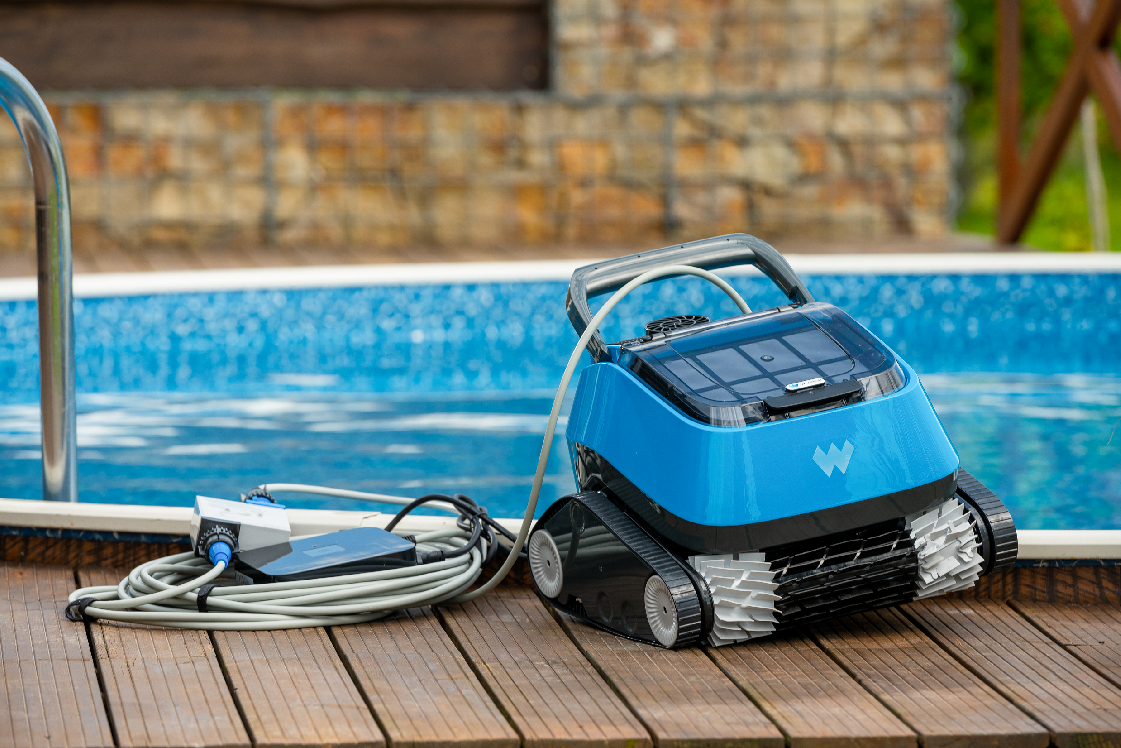 AZURO WARRIOR 2 - filter water volume 14m3/h; cleaning cycle 2hours, cleans bottom&wall